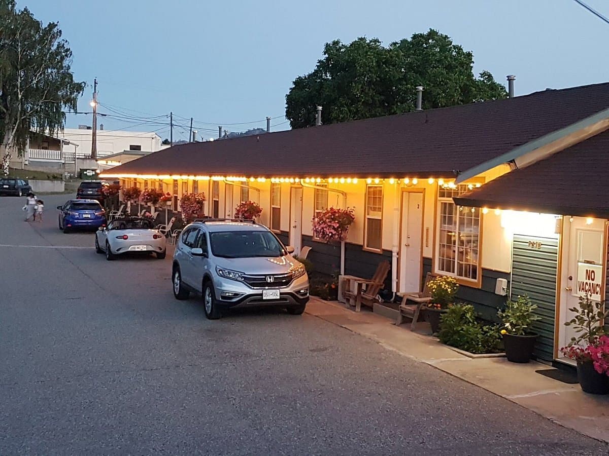 Boundary Motel