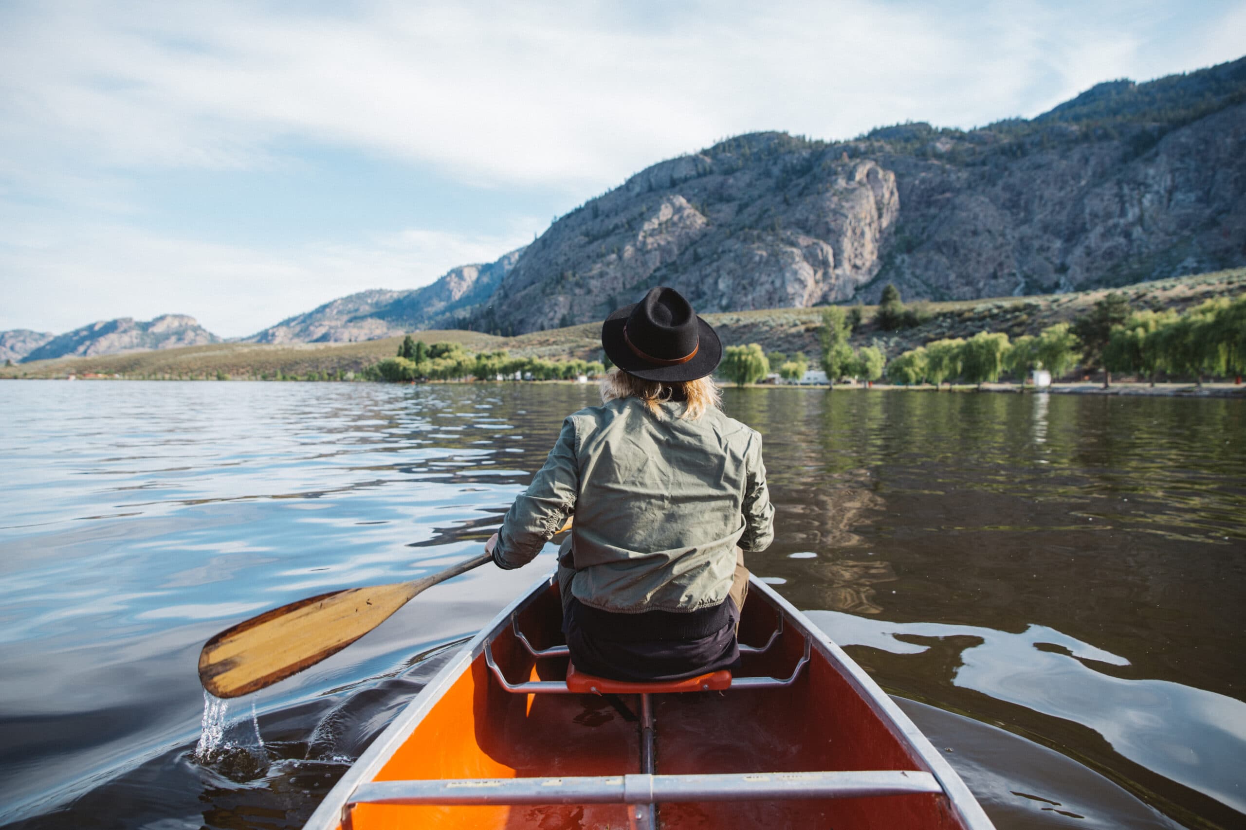 Canoeing on Osoyoos Lake below the mountains