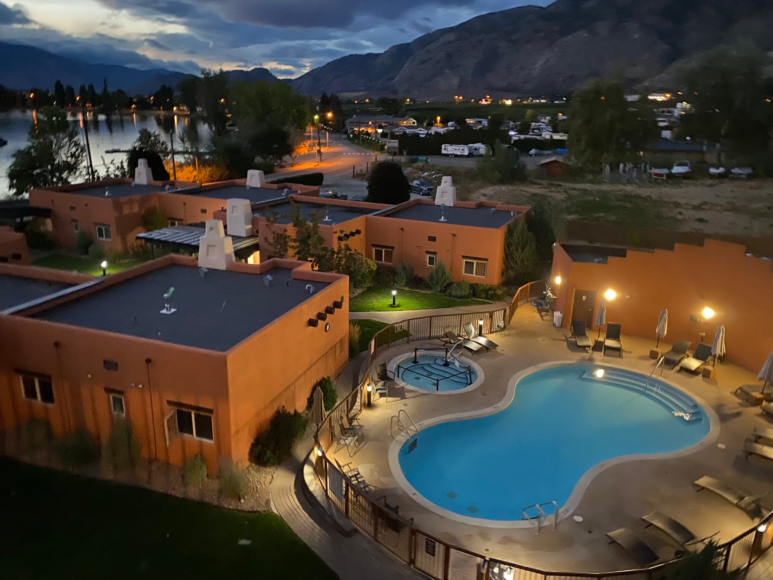 Lakeshore Resort
