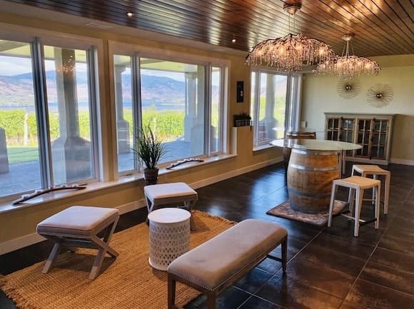 Moon Curser Vineyards ‘Smuggler’s Sitting’ at The Hideout